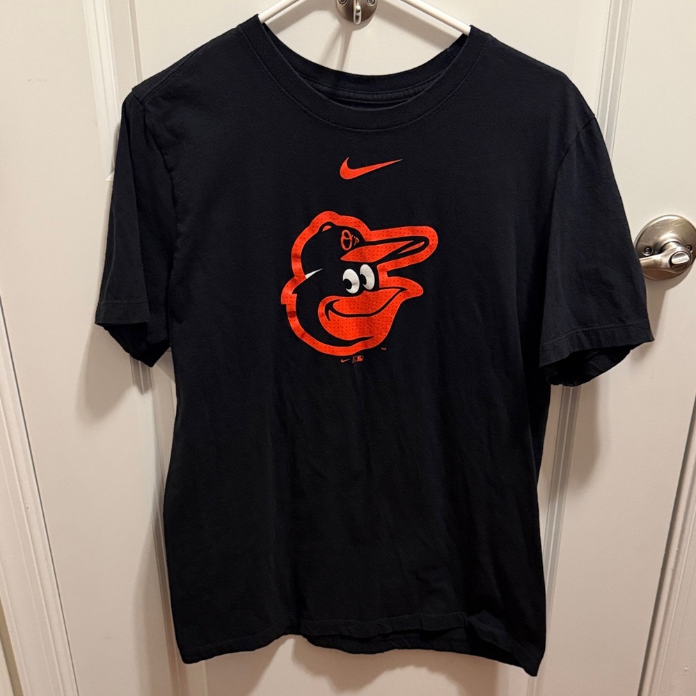 Nike Men's Medium Baltimore Orioles Black T-Shirt with Orange Logo LIKE NEW